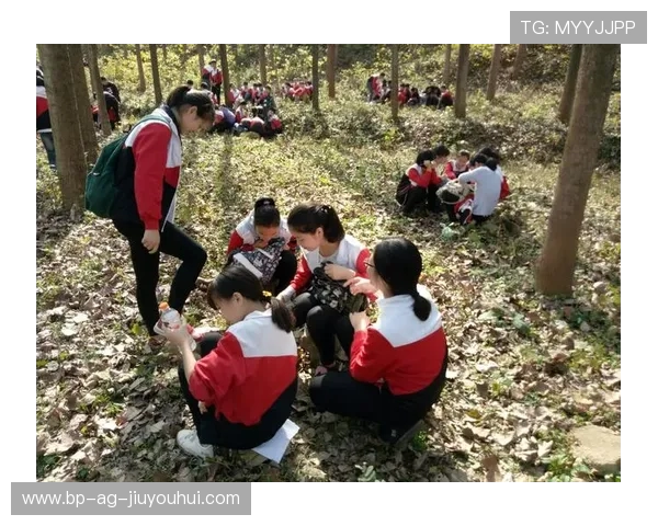 讲述和田少年足球队奋勇逐梦的温情励志电影故事精彩动人绚丽篇章